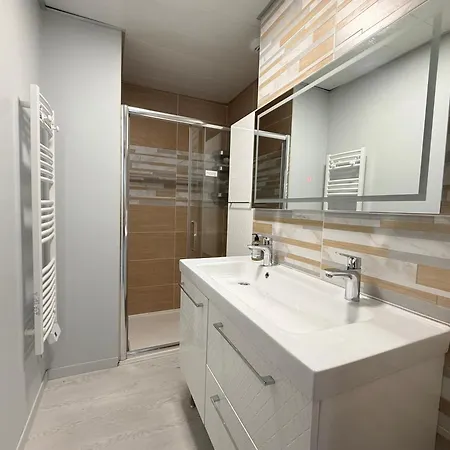 Coeur Historique, Vieux-port, 8 Pers, Wifi Apartman
